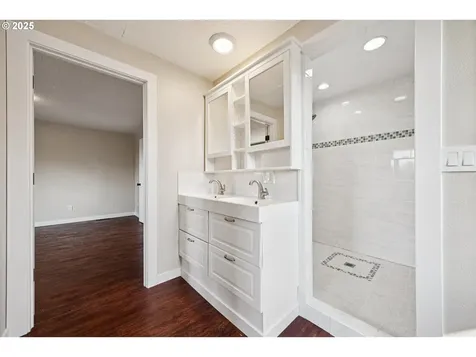 7520 SE Middle Way Vancouver WA 98664