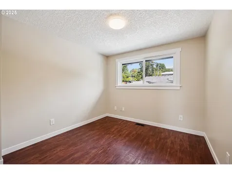 7520 SE Middle Way Vancouver WA 98664