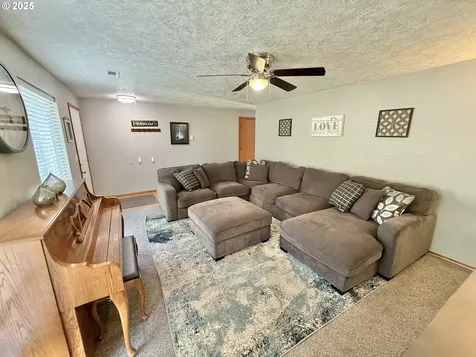 3035 NE Maloney Drive Mcminnville OR 97128