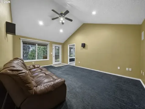 1909 9th Street Oregon City OR 97045