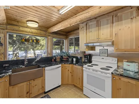140643 Kamloop Lane Gilchrist OR 97737