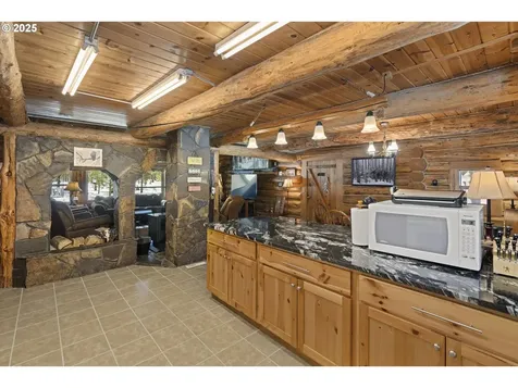 140643 Kamloop Lane Gilchrist OR 97737