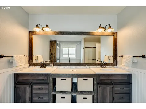 168 Mable Lane Woodland WA 98674