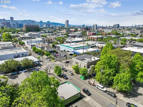 1114 SE Clay Street Portland OR 97214