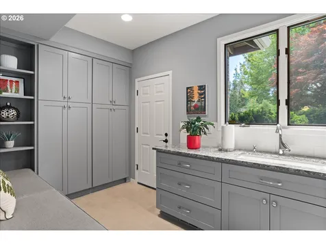 4221 SW Selling Court Portland OR 97221