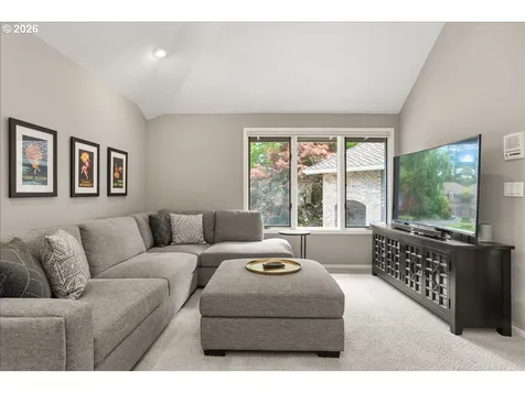 4221 SW Selling Court Portland OR 97221