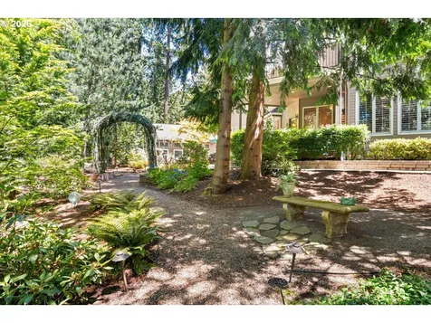 4221 SW Selling Court Portland OR 97221