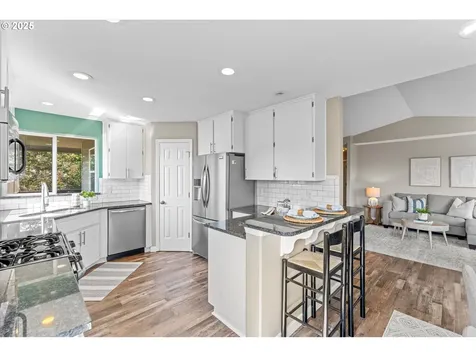 6902 SW Taylors Ferry Road Portland OR 97223