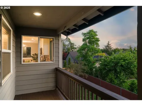 6902 SW Taylors Ferry Road Portland OR 97223