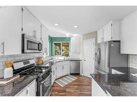 6902 SW Taylors Ferry Road Portland OR 97223