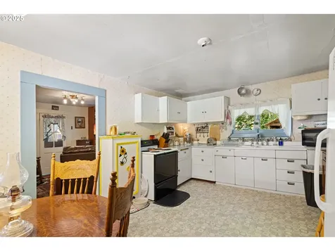 11235 S Myrtle Road Myrtle Creek OR 97457
