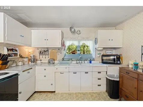 11235 S Myrtle Road Myrtle Creek OR 97457