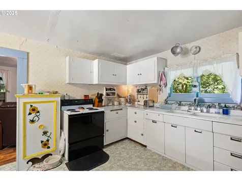 11235 S Myrtle Road Myrtle Creek OR 97457