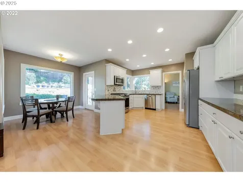 13307 SE Woodland Circle Happy Valley OR 97086