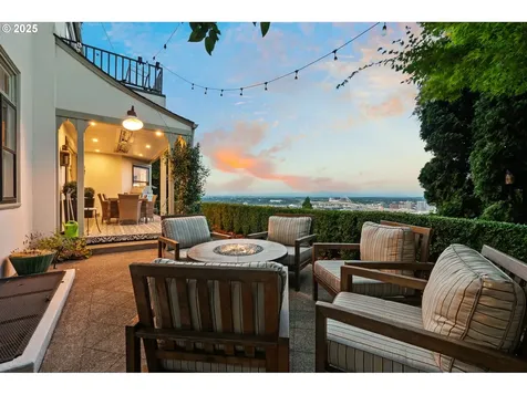 806 NW Albemarle Terrace Portland OR 97210