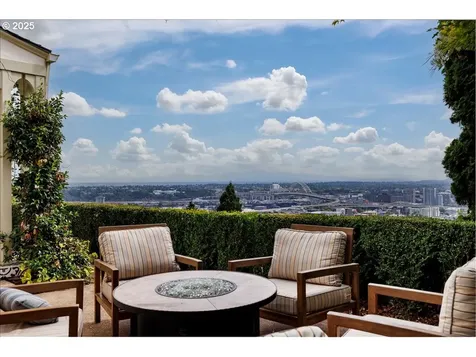 806 NW Albemarle Terrace Portland OR 97210
