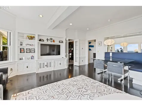 806 NW Albemarle Terrace Portland OR 97210
