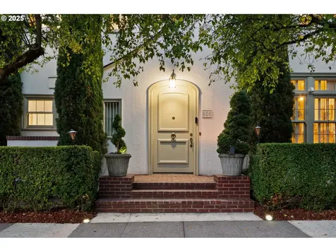 806 NW Albemarle Terrace Portland OR 97210