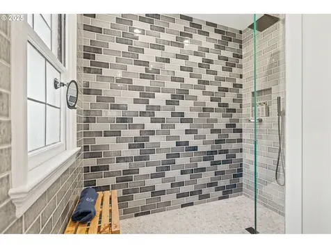 806 NW Albemarle Terrace Portland OR 97210