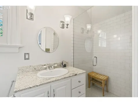 806 NW Albemarle Terrace Portland OR 97210