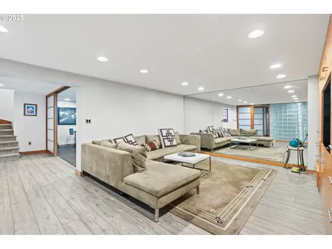 806 NW Albemarle Terrace Portland OR 97210