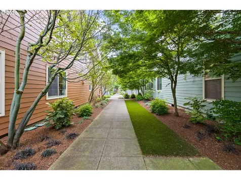 1402 SE Umatilla Street Portland OR 97202