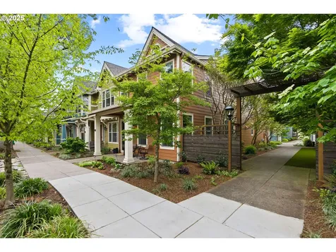 1402 SE Umatilla Street Portland OR 97202