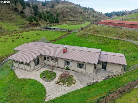 70033 Larsen Ranch Road North Bend OR 97459