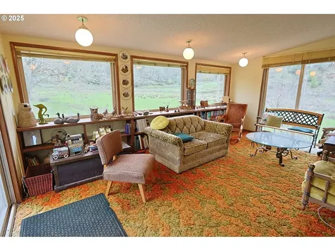 70033 Larsen Ranch Road North Bend OR 97459