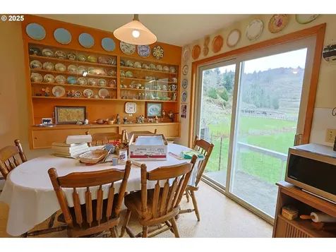 70033 Larsen Ranch Road North Bend OR 97459