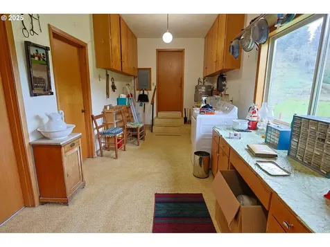 70033 Larsen Ranch Road North Bend OR 97459