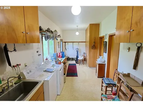 70033 Larsen Ranch Road North Bend OR 97459