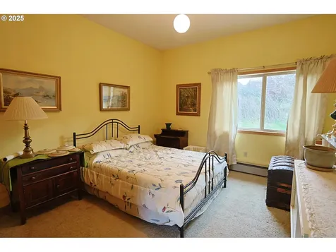 70033 Larsen Ranch Road North Bend OR 97459