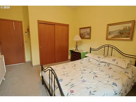 70033 Larsen Ranch Road North Bend OR 97459
