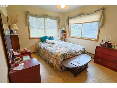 70033 Larsen Ranch Road North Bend OR 97459