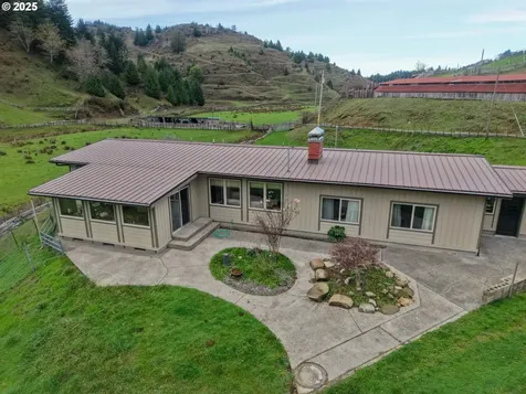 70033 Larsen Ranch Road North Bend OR 97459