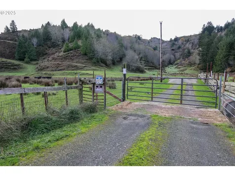 70033 Larsen Ranch Road North Bend OR 97459