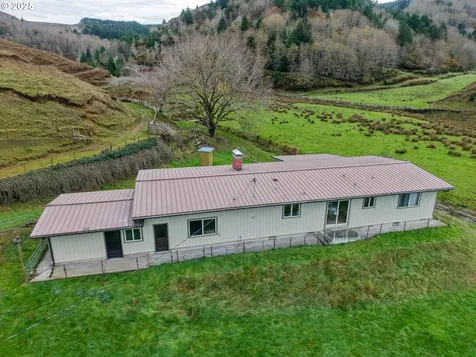 70033 Larsen Ranch Road North Bend OR 97459