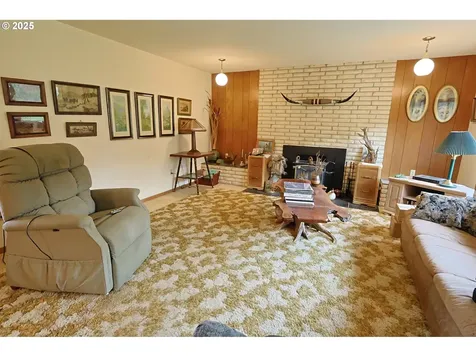 70033 Larsen Ranch Road North Bend OR 97459