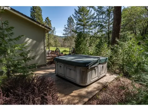 22638 Tiller Trail Highway Days Creek OR 97429