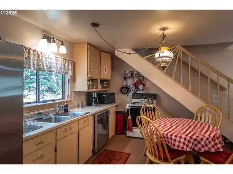 22638 Tiller Trail Highway Days Creek OR 97429