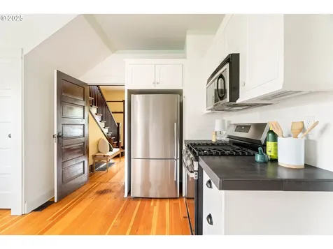 5037 NE 16th Avenue Portland OR 97211