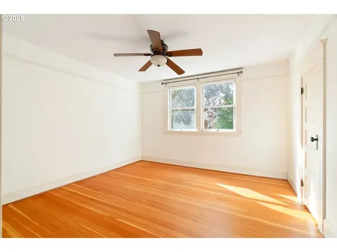 5037 NE 16th Avenue Portland OR 97211