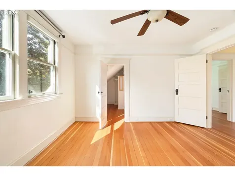5037 NE 16th Avenue Portland OR 97211
