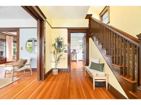 5037 NE 16th Avenue Portland OR 97211