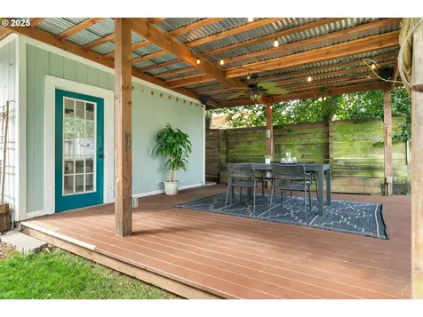 5037 NE 16th Avenue Portland OR 97211