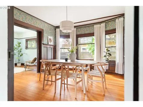 5037 NE 16th Avenue Portland OR 97211