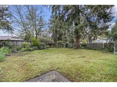 1402 SE Court Avenue Roseburg OR 97470
