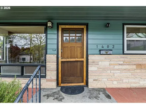 1402 SE Court Avenue Roseburg OR 97470