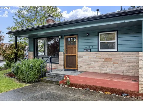 1402 SE Court Avenue Roseburg OR 97470